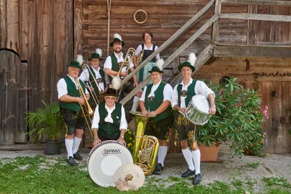 Unsere Posaunen, unser Horn und das Schlagzeug